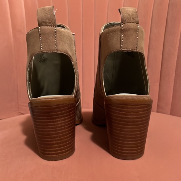 1.State Booties - Picture 5 of 6